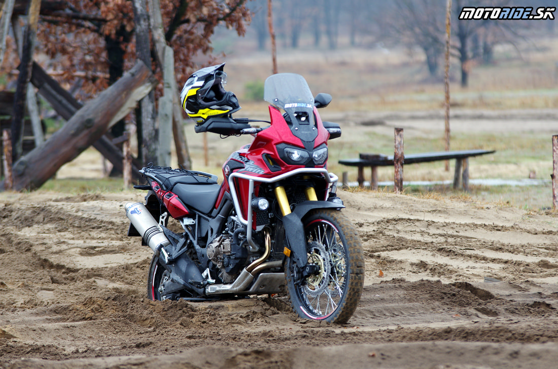 Honda CRF1000L Africa Twin DCT 2017 v piesku