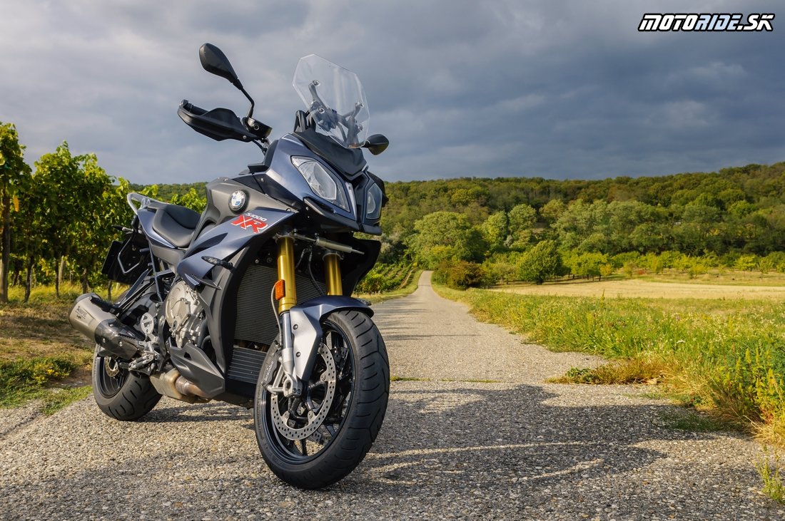 Test divokého superšportového turistu BMW S 1000 XR 2017