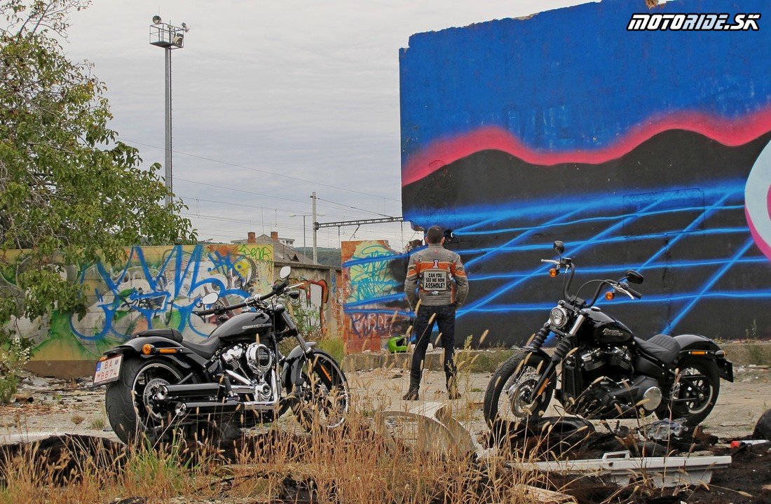 Harley-Davidson Breakout 2018 a Street Bob 2018