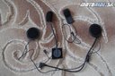 sluchátka a mikrofóny, vľavo mic do Jet prilby, vedľa do integrálnej - Inštalácia Interphone Tour do prilby (Touratech Aventuro)