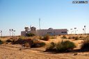 Púštna cesta Douz - Ksar Ghilane - odbočka pri pevnosti (Cafe La Port Di Desert) - Na Afrikách do Afriky - Tunisko