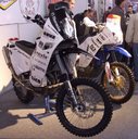 Dva dakarské stroje, ktoré ale Dakar nazežili - KTM Davida Pabišku a Yamaha Dušana Randýska