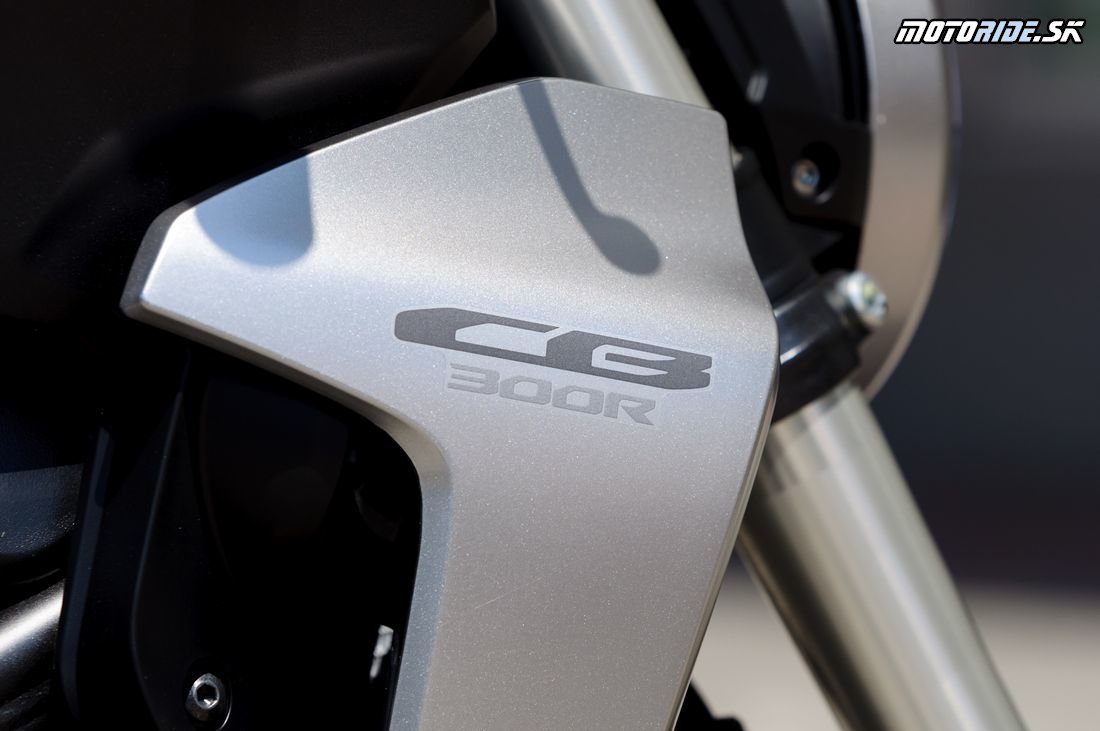 Vyskúšali sme solídny tretinový liter - Honda CB300R 2018
