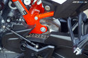 Katalyzátor schovaný v útrobách rámu a kyvky - Prvé dojmy z jazdy na KTM 790 Adventure R 2019