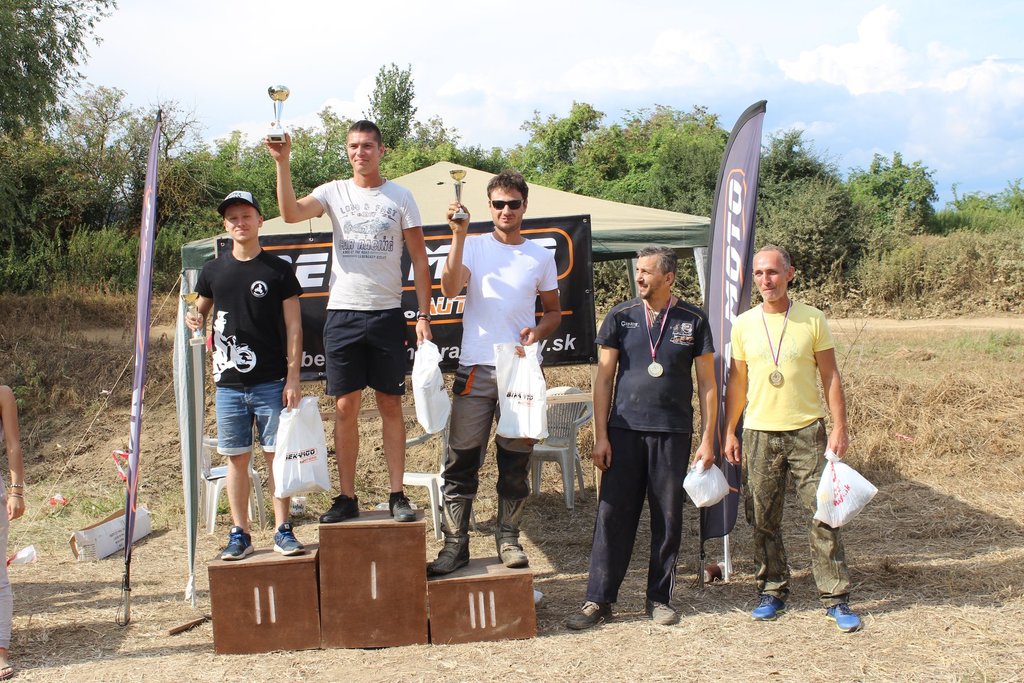 BEKA MOTO Pionier cross Čifáre 3.8.2019. Víťazi kategórie klasik 1. Marek Gyurica 2. Michal Vereš Michelin 3.Erik Imre 4. Peter Poliak 5. Štefan Haneš