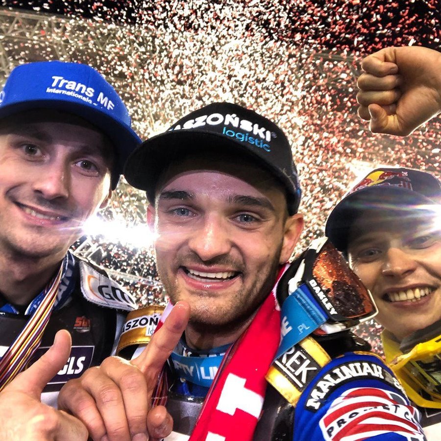 Víťazné trio SpeedwayGP 2019 (zľava): Madsen, Zmarzlik, Sayfutdinov