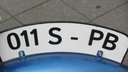 zrenovovaná tabuľka s pôvodným číslom na prednom blatníku