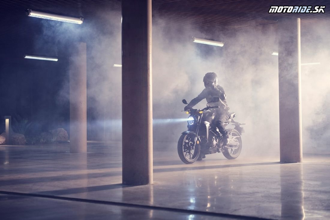 Honda CB300R (2022)