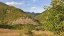 Cesta do Stërkanj, Albánsko 5 - v pozadí Guri i Kajmes