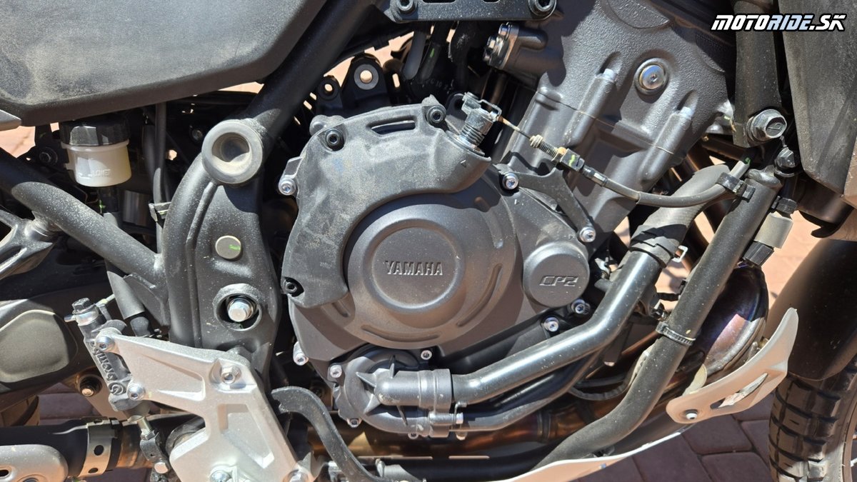 Presunuté ovládanie spojky dopredu - nová Ténéré 700 - prvé dojmy s Maroka - Naživo: Testujeme Yamaha Ténéré 700 a 700 Rally 2025 v Maroku