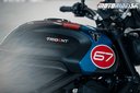 Triumph predstavil Trident 660 v krásnych farbách Triple Tribute 