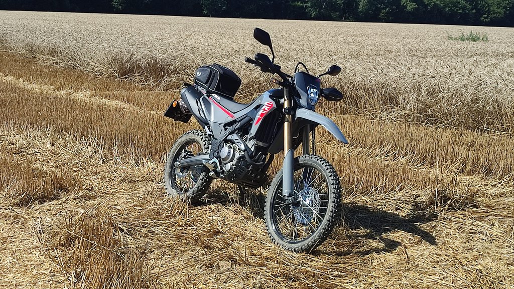 6. Experiment s tankvakom, je to krátka motorka, zle sa nastupuje.