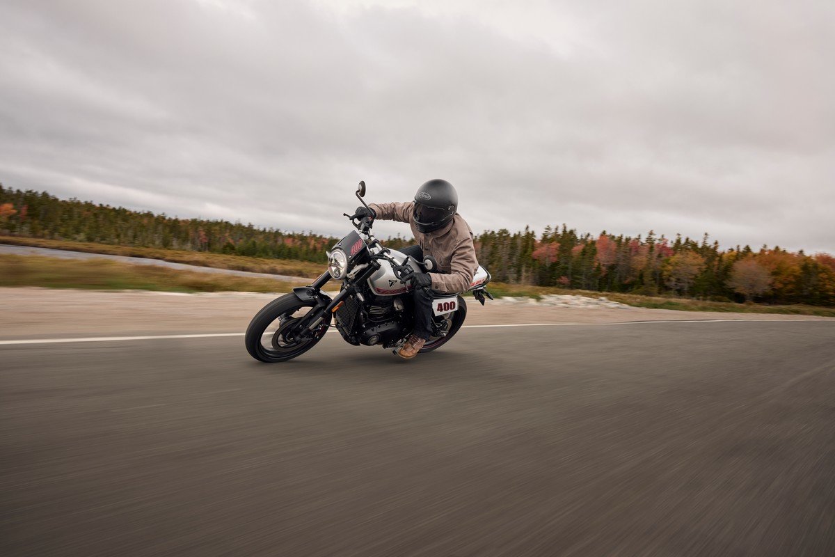 Triumph Tracker 400 2026