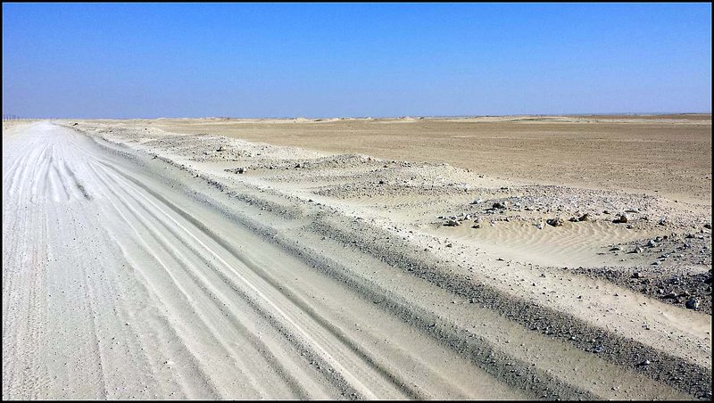 Nepríjemná cesta medzi Shisarom a dunami.