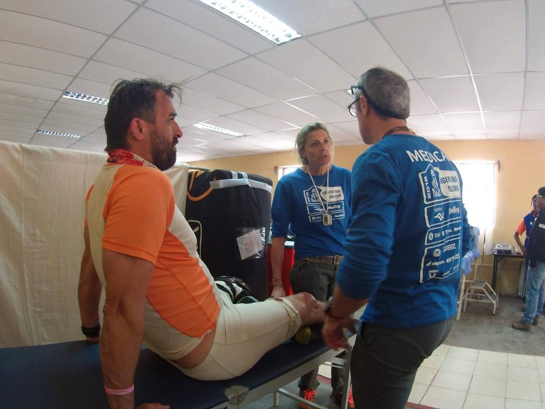 Dakar 2016 - 5. etapa - Ivan mal dnes ťažký pád je v rukách lekárov odnieslo si to koleno,lekár zajtrajší štart nezakázal,uvidíme ako sa bude cítiť Ivan ráno.Dúfajme,že to bude dobré a Dakar dokončí.
