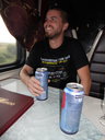 ...pivo v jedálenskom vagóne kvôli cene príliš nechutilo napriek úsmevu...