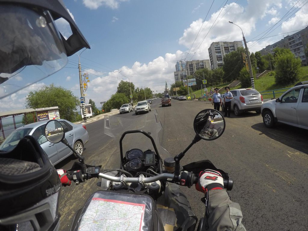 Policajti na každom rohu. Samara