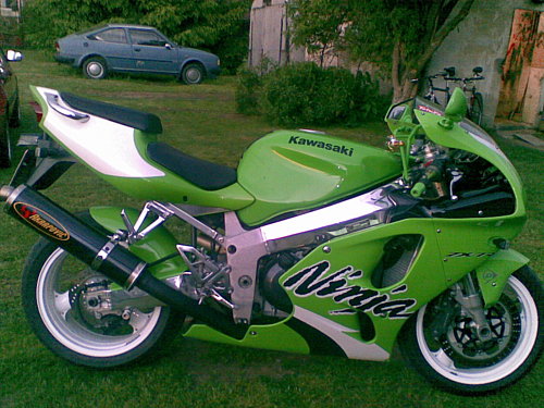 Kawasaki Ninja ZX-7R 1999