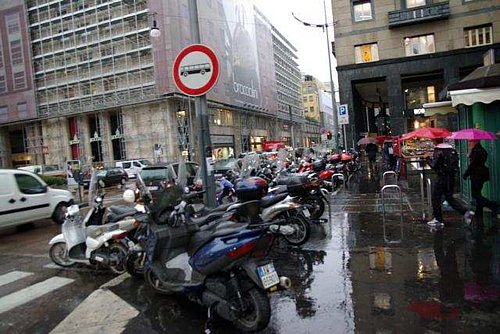  V Miláne sa jazdí aj v daždi