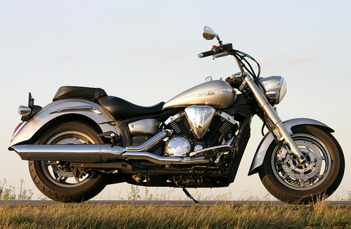  Yamaha XVS 1300 A Midnight Star