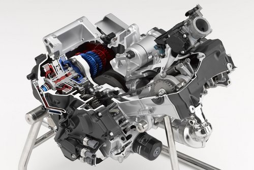  Nový motor so zdvihovým objemom 700 cm3 s dvojspojkovou prevodovkou druhej generácie