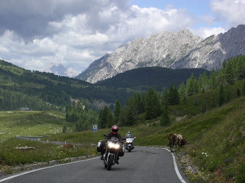   Stúpanie zo Sella di Razzo – treba si dávať pozor na alpské pizze na ceste