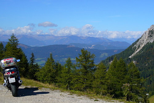  Nassfeldpass - pohľad zo sedla na rakúsku stranu