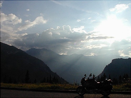  foto16. Cestou k jazeru Kops-Stausse (1850m). Slnko sa pomaly chystalo „šláfen“.