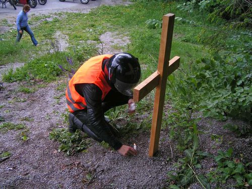  A kým v roku 2005 bol na Šturci náš drevený kríž osamotený...