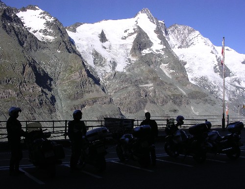  Krásne ráno, prázdna Franz-Josephs-Höhe, naše tiene a majestátny Grossglockner